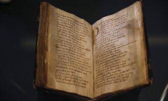 El Códice de Vivar que se expone durante 15 días en la BNE | EFE
