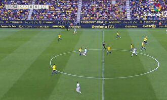 El surrealista gol del Extremadura que puede dejar sin playoffs al Cádiz