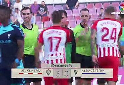 El Almería golea a un Albacete que termina cuarto (3-0)