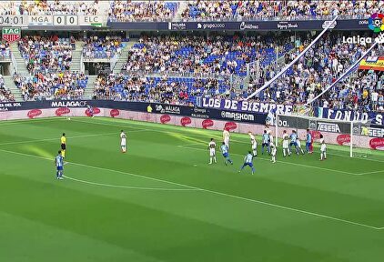 El Málaga consigue el tercer puesto tras ganar al Elche (3-0)