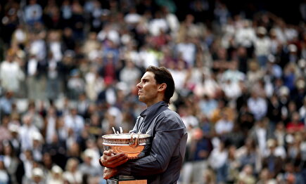Rafa Nadal, tras ganar su último Roland Garros. | EFE