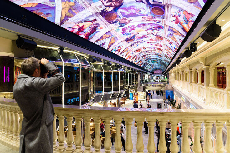 En el interior de un megacrucero: 19 pisos y miles de kilos de comida