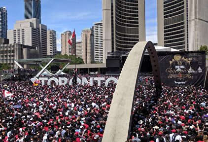 Tiroteo en Toronto durante la celebración de los Raptors: al menos dos heridos graves