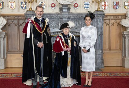 Los monarcas con la reina de Inglaterra | Cordon Press