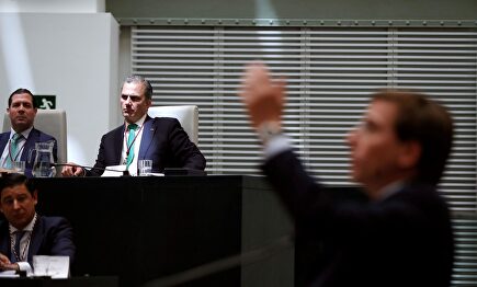 Federico a las 7: Vox interrumpe las negociaciones con el PP en Madrid