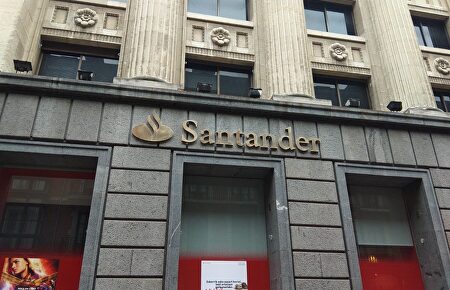 El Santander lanza una nueva ofensiva hipotecaria con bonificaciones