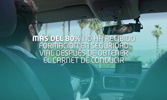 Uno de cada cuatro conductores ha tenido un incidente al volante por el móvil
