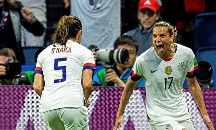 Tobin Heath (d) celebra junto a O'Hara su gol ante Suecia. | EFE