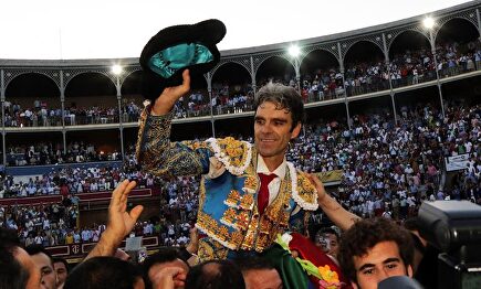 José Tomás deslumbra en Granada y balance de San Isidro 2019