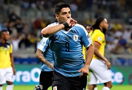 Luis Suárez pide "respetar el reglamento" tras una jugada polémica ante Chile