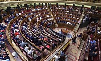 Los socios de Sánchez evitan aplaudir a las víctimas del terrorismo en el homenaje del Congreso