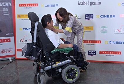 Isabel Gemio y su hijo | Cordon Press