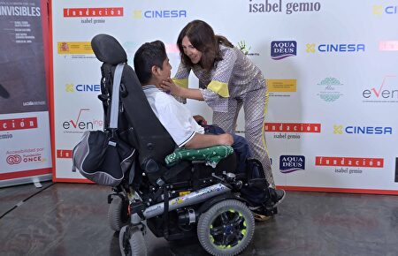 Isabel Gemio y su hijo | Cordon Press