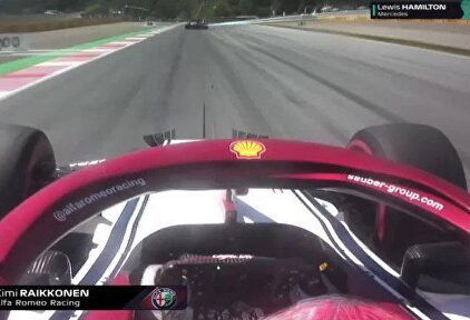 Raikkonen le dedica una peineta a Hamilton