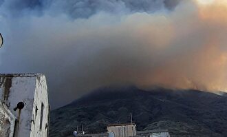 El volcán 'Stromboli' en plena erupción. | EFE