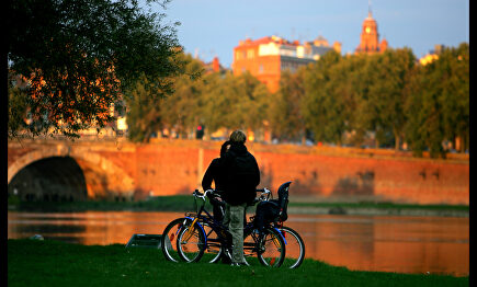 Desplazarse en bicicleta es uno de los consejos para reducir la huella de carbono | Wikipedia