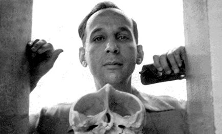 El poeta Virgilio Piñera llegó a ser arrestado durante 'La noche de las tres pes' por ser homosexual | Archivo