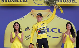 Jumbo-Visma vuela en la crono y Teunissen retiene el liderato