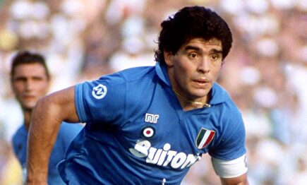 Diego Maradona, durante su etapa en el Nápoles. | Cordon Press