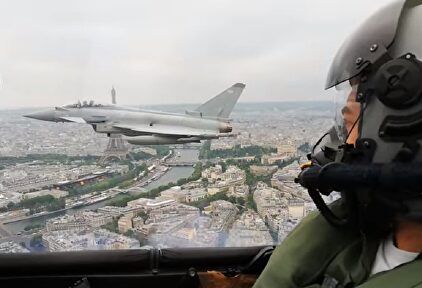 El desfile militar español en la Fiesta Nacional francesa