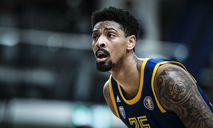 Jordan Mickey, nuevo refuerzo del Real Madrid de baloncesto, en un partido con el Khimki. | Cordon Press