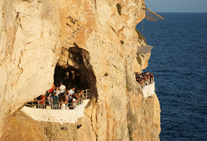 Playas perdidas o una discoteca en una cueva: 12 razones por las que Menorca es un paraíso terrenal