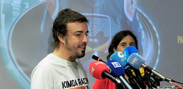 Fernando Alonso, durante la presentación de los actos de su Fundación en Oviedo. | EFE