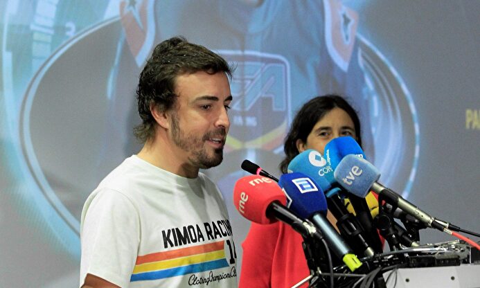Fernando Alonso, durante la presentación de los actos de su Fundación en Oviedo. | EFE