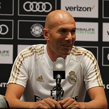 Zinedine Zidane desde el estadio NRG | EFE