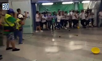 Brutal ataque a decenas de manifestantes que pedían democracia en Hong Kong