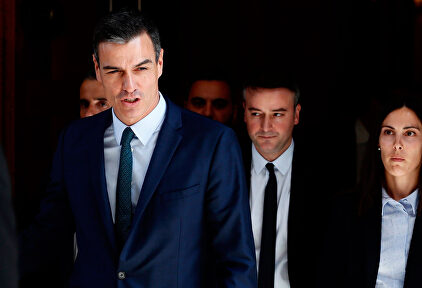 Sánchez y Redondo, saliendo del Congreso. | EFE
