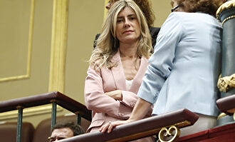 Un año en 10 momentos: así ha sido el salto a la vida pública de Begoña Gómez