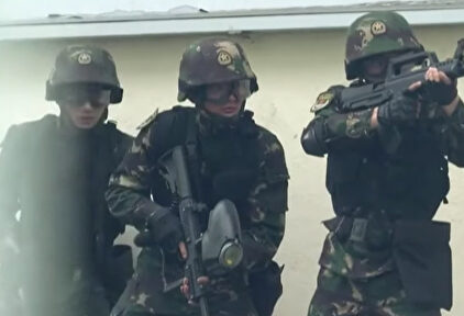 El ejército chino difunde un vídeo propagandístico para intimidar a los manifestantes de Hong Kong