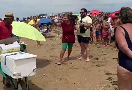 Apuñalan al jefe de la Policía Local de Punta Umbría en un operativo contra la venta ilegal en la playa