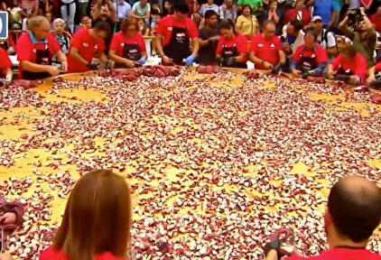 500 kilos de pulpo: la tapa más grande de mundo se repartirá en Orense