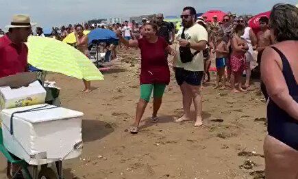 Apuñalan al jefe de la Policía Local de Punta Umbría en un operativo contra la venta ilegal en la playa