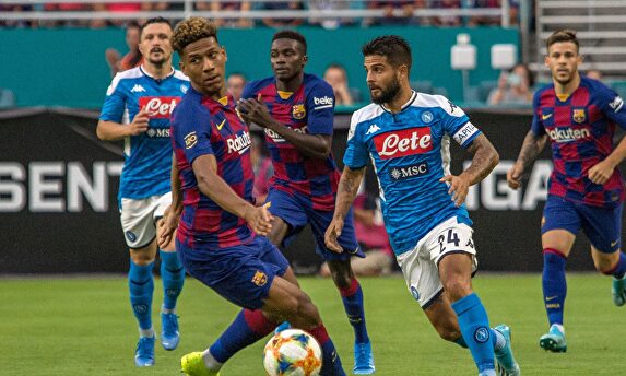 El Nápoles desarboló en muchos momentos a los azulgranas | EFE