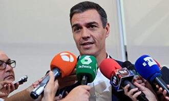 Pedro Sánchez en declaraciones a la prensa. | EFE