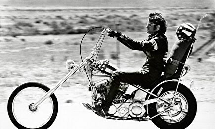 Peter Fonda, en un fotograma de la mítica 'Easy rider'. | Cordon Press