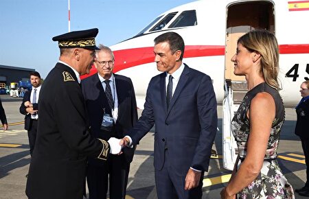 El presidente del Gobierno a su llegada a la cumbre del G7. | EFE