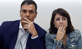 Pedro Sánchez y Adriana Lastra | EFE