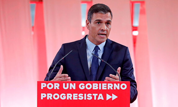 Pedro Sánchez, en la presentación de su programa de 370 medidas para el pacto con Podemos. |  EFE