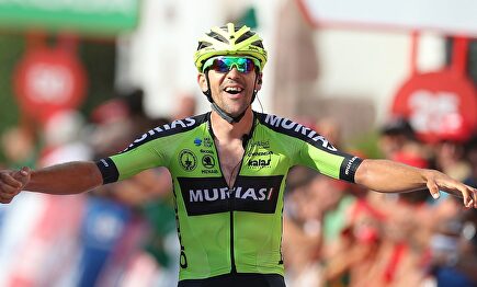 Mikel Iturria estrena su palmarés y firma el cuarto triunfo español en la Vuelta