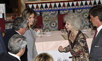 La Reina y la duquesa de Alba, en los Premios Garbanzo de Plata de 2010 | Gtres