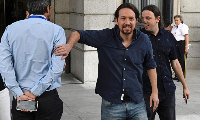 Pablo Iglesias este jueves en el patio del Congreso |  EFE