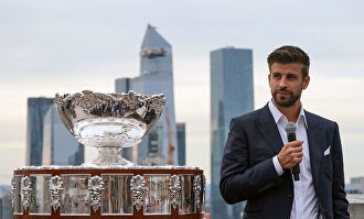 Piqué presentó la nueva Davis | EFE