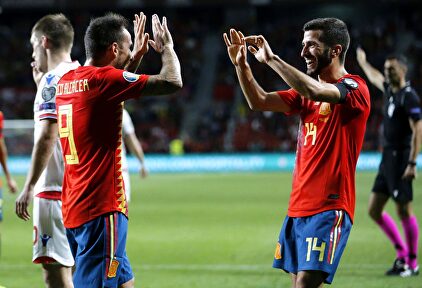 Alcácer y Gayá, protagonistas del cuarto gol | EFE