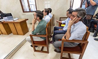 Los hermanos Ruiz-Mateos, en el banquillo de los acusados | EFE