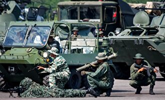 Soldados venezolanos, en los ejercicios militares en la frontera con Colombia. | EFE