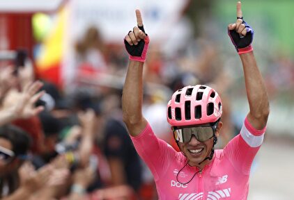 Higuita se estrena a lo grande en la Sierra de Madrid y Roglic tiene la Vuelta a tiro